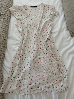 Brandy Melville White floral wrap dress thumbnail 2