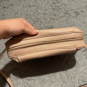 Great Condition,  crossbody purse thumbnail 5