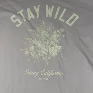 Old Navy Shirt Womens Large Purple Stay Wild Sunny California Graphic Tee Top thumbnail 7