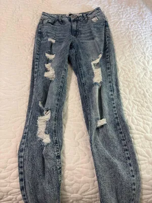 Loose fit ripped jeans thumbnail 1