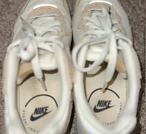 Nike Shoes thumbnail 4