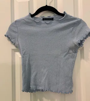 Brandy Melville Crop Top thumbnail 1