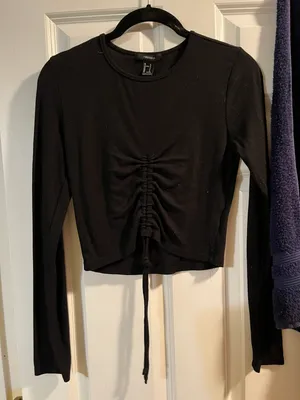 Forever 21 Cinchable cropped Long Sleeve Large thumbnail 1