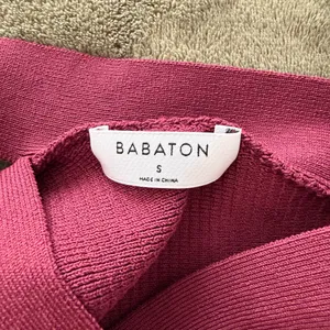 Babaton Fuchsia Ribbed Cross-Strap Crop Top thumbnail 3