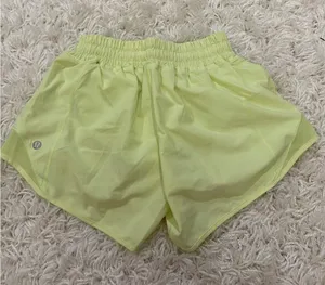 Lululemon Hotty Hot 4" Shorts Low-Rise 2 Lemongrass thumbnail 2