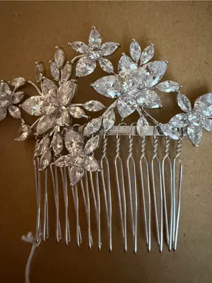 WHITE by Vera Wang VWC72346 Cubic Zirconia Floral Bridal Hair Comb Silver NWT thumbnail 12