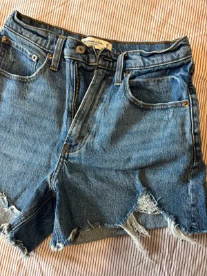 Abercrombie shorts thumbnail 2