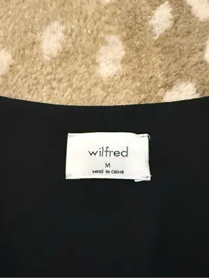 Wilfred Aritzia Wistful Blouse Black Size M Smocked V Neck Sheer Sleeve thumbnail 7