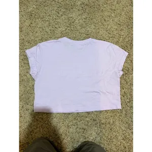 Gymshark Size M Lifting Club Legacy Crop Top Boxy Graphic Tee Shirt Faded Lilac thumbnail 7