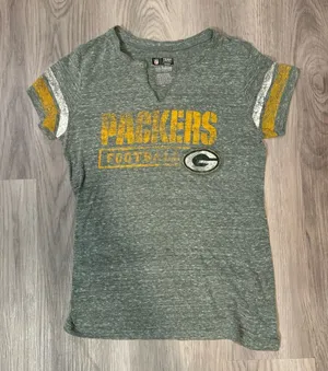 NFL Green Bay Packers Women’s Large V-Neck Fitted T-Shirt thumbnail 1