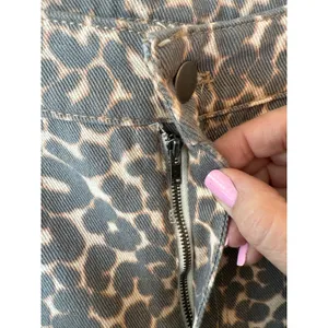 NWT Wild Fable Mid Rise Wide Leg Baggy Jeans Beige Leopard Women's Size Medium thumbnail 6