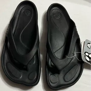 Crocs Women’s Black Moulded Flip Flops‎ Size w4 Comfort thumbnail 1