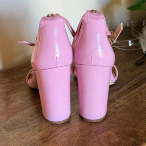 Sam Edelman Yaro Sandals Women 9.5 Pink Patent Block Heel Ankle Strap Barbiecore thumbnail 4