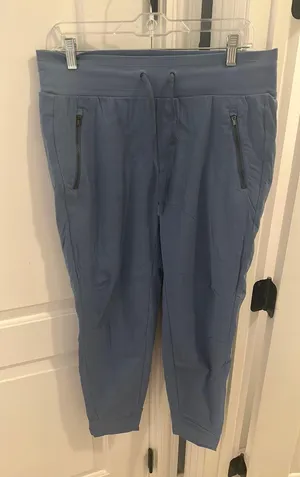 Joggers thumbnail 1