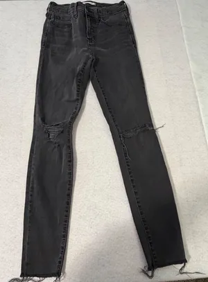 Madewell 9 Inch High Rise Skinny Jean 26 Faded Black Ripped Knee Raw Hem thumbnail 1
