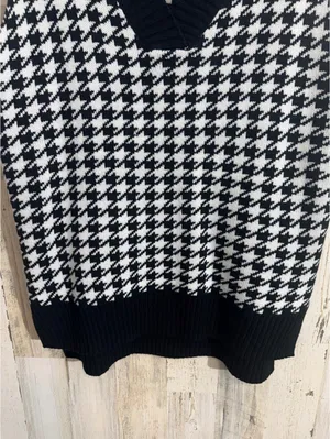 Black and White Houndstooth Knit Sweater Vest V Neck Sleeveless Size XL thumbnail 9