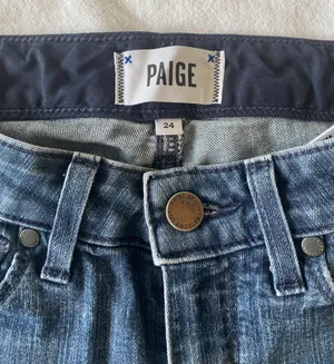 Straight Leg Jeans  thumbnail 2