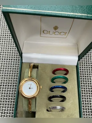 Beautiful GUCCI bangle watch w/ set of colorful bezels ❤️💛🤍💚💙🖤 thumbnail 10