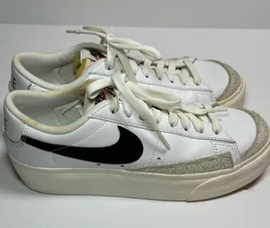 Nike Blazer Classic White and Black Low-Top Sneakers 7.5 thumbnail 2