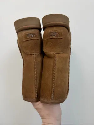 Ugg Boots Classic Short Rubber Logo Bold Spell Out Leather Chestnut Tan Gold thumbnail 7