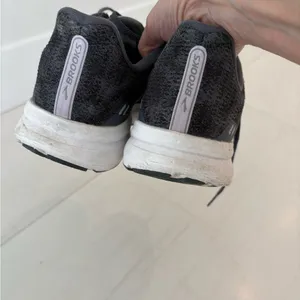 Brooks Launch 8 Women’s Running Shoes Size 12 Black Gray thumbnail 5