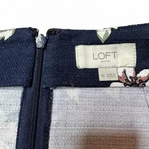 LOFT Navy Floral Pencil Skirt 10 Cherry Blossom Preppy Workwear thumbnail 6
