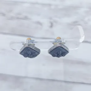 Vintage Clip On Earrings Dark Grey/Black Diamond Shape - Fair Condition thumbnail 5