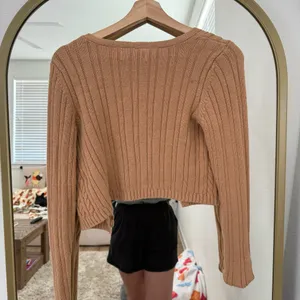 Tan Ribbed Cropped Cardigan hollister thumbnail 2