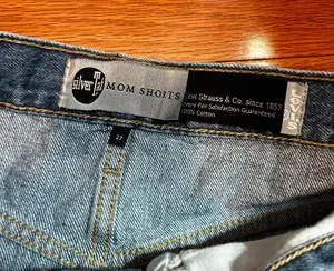 Levi's Silver Tab High Rise Mom Shorts Size 27 thumbnail 2
