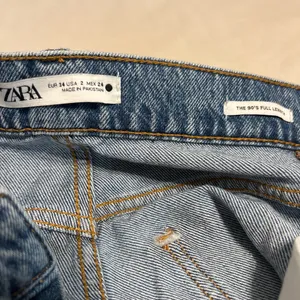 Zara High Waisted 90s Full Length Blue Jeans thumbnail 3