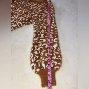 Pink Lily Brown and Cream Crew Neck Sweater with Geometric Pattern thumbnail 6