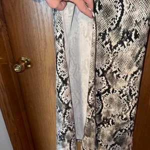 Socialite Womens‎ Gray Snakeskin Print Sleeveless Scoop Neck Maxi Dress Size M thumbnail 4