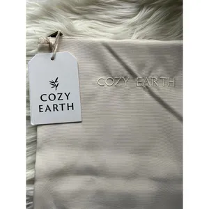 NWT’s Cozy Earth Beige Zippered Dust Bag Pouch Bag thumbnail 2