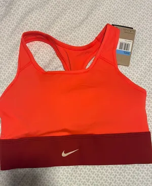 Nike Swoosh Sports Bra Dri-Fit Medium thumbnail 1