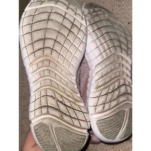 Nike pink shoes thumbnail 4