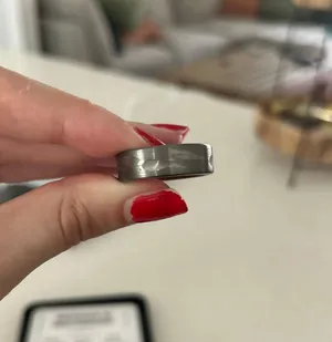 Men’s Titanium Wedding Band Gray thumbnail 2