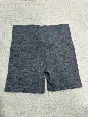 Colsie Heather Charcoal Seamless Bike Shorts thumbnail 4