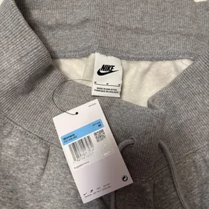 NWT Women's Nike Sportswear Phoenix Fleece Lounge Shorts size medium thumbnail 5