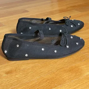 Project Cloud Women’s Black Studded Ballet Flats Memory Foam Mary Jane Size 6M thumbnail 5