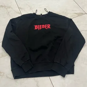 Justin Bieber Black Purpose Tour Crewneck Sweatshirt Size Small thumbnail 1