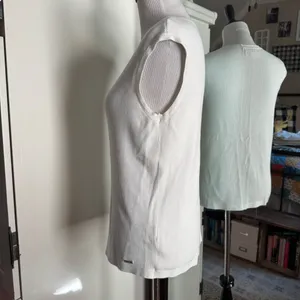 Calvin Klein XL White Sleeveless Top thumbnail 2