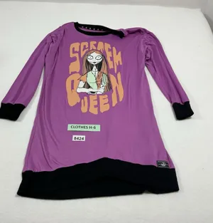 Womans Excellent Cond. Disney Pullover Night Shirt Medium Purple Scream Queen thumbnail 1