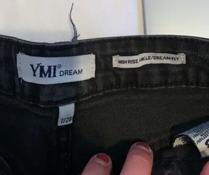 Size 28 thumbnail 2