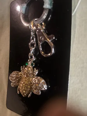 Gorgeous bee keychain Silver thumbnail 2