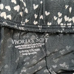 Victoria's Secret Black and White Heart Patterned pajama bottoms thumbnail 2