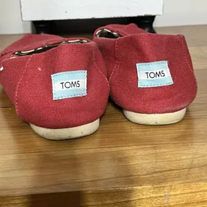 Toms Canvas Classic Women's Apple Red US Size 8.5 Slip-On Comfort‎ Flat thumbnail 6