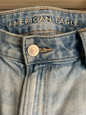 American Eagle Light Distressed women’s Mid-Rise Jeans Size-10 Distressed Street thumbnail 2
