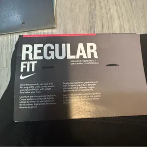 Nike XS Regular Fit Black Yoga pants NWT thumbnail 6