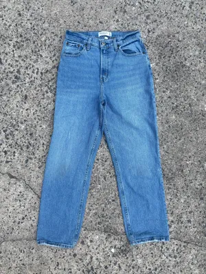 Abercrombie Ultra High-Rise Straight Jeans thumbnail 3