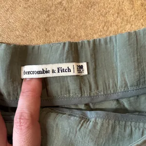 Abercrombie & Fitch Women's Olive Green Trousers thumbnail 3